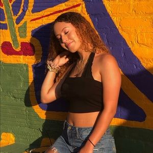 Meet your Posher, Laicee